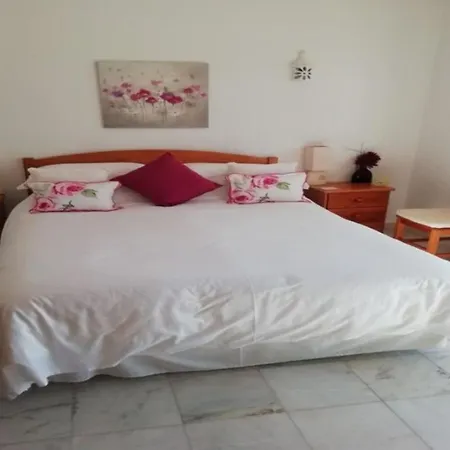 Villa 3 Bed Sleeps 6 Free Wifi Quiet Location