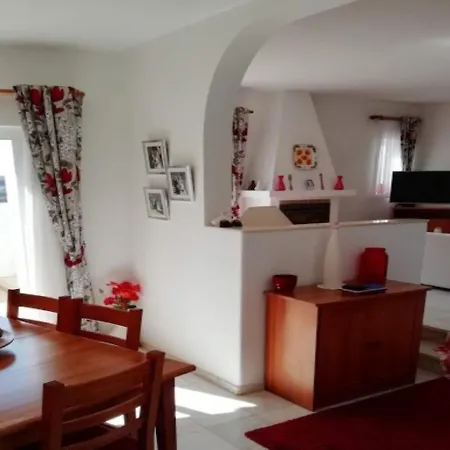 3 Bed Sleeps 6 Free Wifi Quiet Location