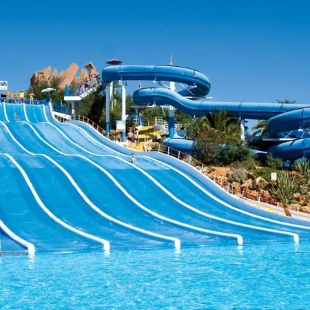 Villa 3 Bed Sleeps 6 Free Wifi Quiet Location *