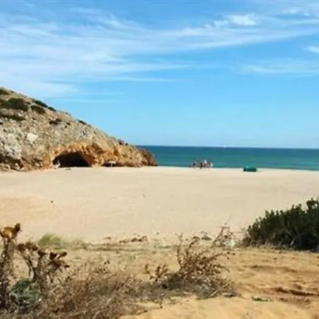3 Bed Sleeps 6 Free Wifi Quiet Location Villa